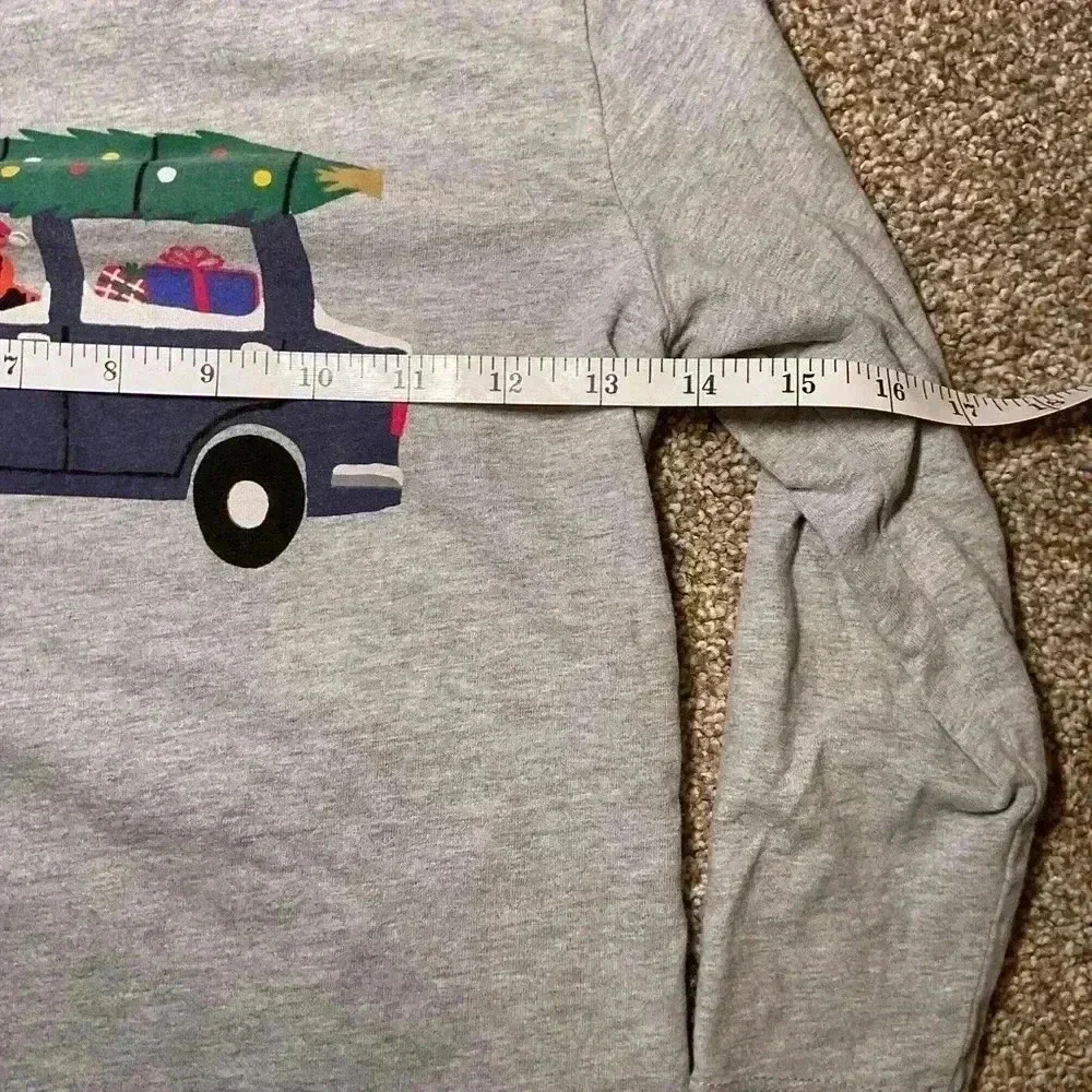 Hanna Andersson Gray Kids Shirt “Tiger Tree” with Car and Christmas Tree. 6-7